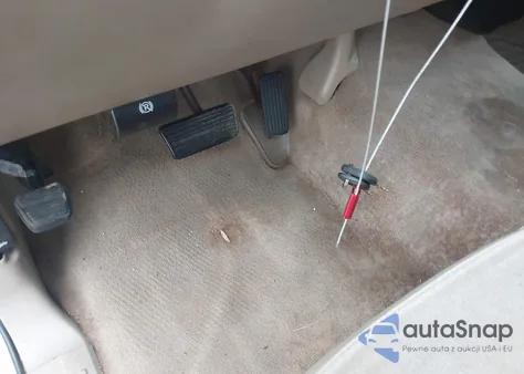 2004 Chevrolet Silverado 1500 Ls z USA, uszkodzony, nr VIN 2GCEC19V641136788